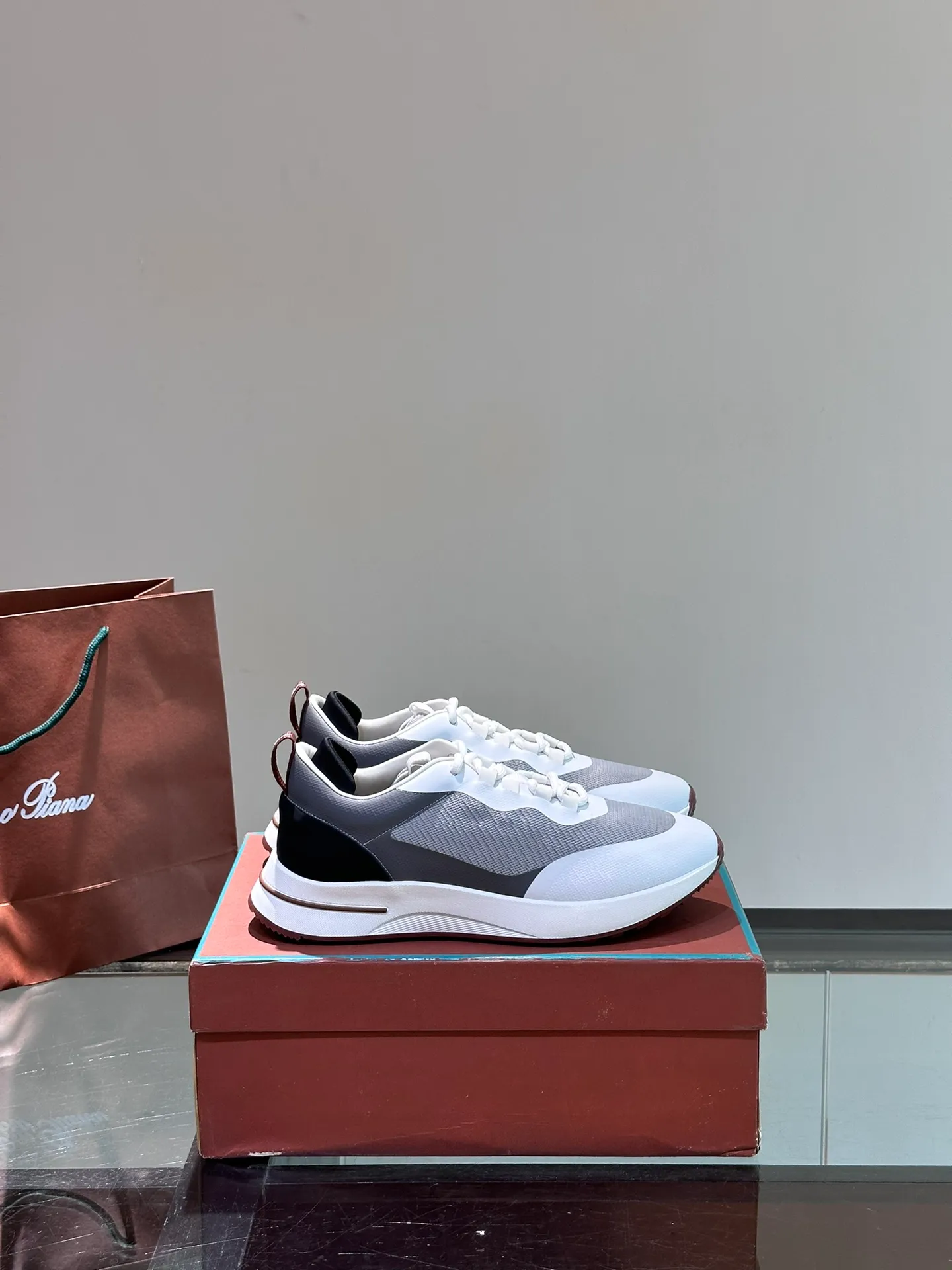 Factory price: 540💰Loro men's shoes💰iana niche Loro classic jogging shoes, men's lace-up casual shoes and sneakers, high-quality lightweight and comfortable fabrics, suitable for outdoor leisure, the color scheme is young and energetic, and it looks great with sportswear or casual suits! Size: 39-45 (46 customized)